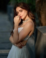 Beautiful Aamna Sharif in a White Lehenga Pictures 04