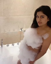 Bold And Beautiful Actress Akshatha Srinivas Naked Bubble Bath Photos