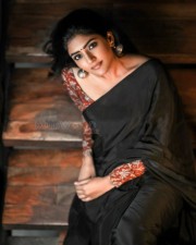 Ottu Movie Heroine Eesha Rebba Stylish Photoshoot Pictures 02