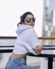 Ottu Movie Heroine Eesha Rebba Stylish Photoshoot Pictures 04