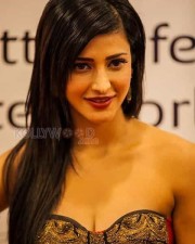 Sexy Actress Shruti Haasan Stills