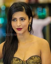 Sexy Actress Shruti Haasan Stills