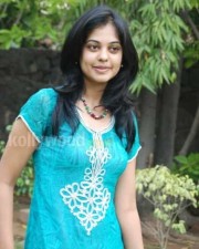 Sexy Bindu Madhavi Photos