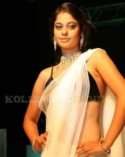 Sexy Bindu Madhavi Ramp Walk Pics