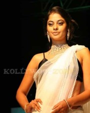 Sexy Bindu Madhavi Ramp Walk Pics