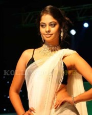 Sexy Bindu Madhavi Ramp Walk Pics