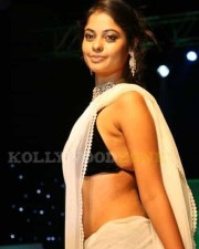 Sexy Bindu Madhavi Ramp Walk Pics