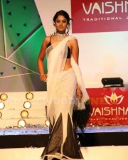 Sexy Bindu Madhavi Ramp Walk Pics