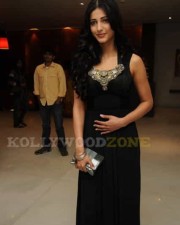 Sexy Shruthi Hassan In Black Dress Photos