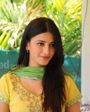 Sexy Shruti Hassan Salwar Photos