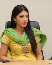 Sexy Shruti Hassan Salwar Photos