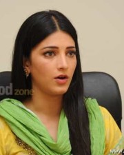 Sexy Shruti Hassan Salwar Photos