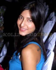 Shruthi Haasan Sexy Photos