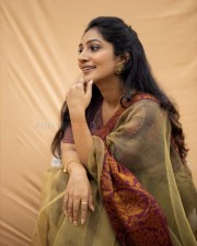 South Actress Bommu Lakshmi New Photo Shoot Pictures