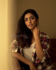 Telugu Actress Eesha Rebba New Sexy Pictures 19