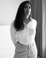 Telugu Actress Eesha Rebba New Sexy Pictures 23