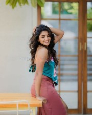 Tempting Eesha Rebba Pictures 01