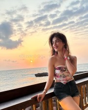 Mehreen Pirzada Sexy Holiday Pictures 05