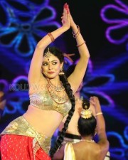 Pooja Kumar Dance Performance At Uttama Villain Audio Launch Photos