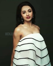 Pretty Tejaswi Madiwala Photos