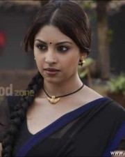 Richa Gangopadhyay Sexy Saree Photos