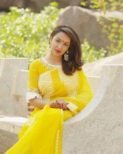 Sexy Actress Tejaswi Madivada Pictures