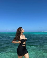 Sexy Mehreen Pirzada Maldives Vacation Bikini Photos 03