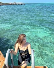 Sexy Mehreen Pirzada Maldives Vacation Bikini Photos 06