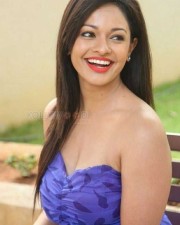 Tamil Actress Pooja Kumar Blue Dress Photos