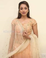 Tejaswi Madivada At Anoos Salon Launch Photos