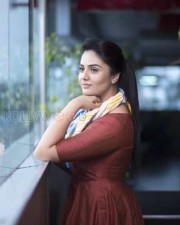 Telugu Actress Sreemukhi New Photos