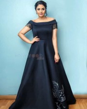 Telugu Anchor And Actress Sree Mukhi Photoshoot Pictures