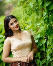 Tollywood Actress Priyanka Sharma Photoshoot Pictures