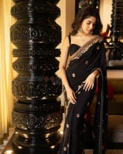 Absolutely Gorgeous Krithi Shetty in a Black Saree with a Deep Cleavage Sleeveless Blouse Photos 04