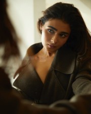 Mesmerizing Shalini Pandey in a Glam Oversized Coat Photos 01