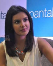 Sexy Priya Anand At Pantaloons Store Launch Photos