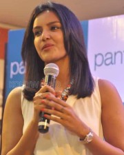 Sexy Priya Anand At Pantaloons Store Launch Photos