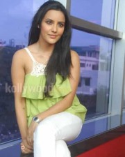 Sexy Priya Anand Latest Pictures