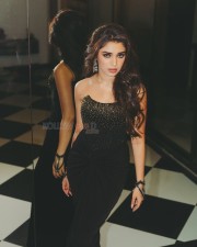 Stunning Beauty Krithi Shetty in a Black Strapless Thigh Slit Dress for Elle India Beauty Awards Photos 01