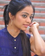 Tamil Actress Janani Iyer Pictures