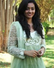 Actress Gayathri Naduvula Konjam Pakkatha Kaanom Photos