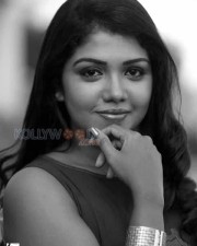 Actress Riythvika Photos