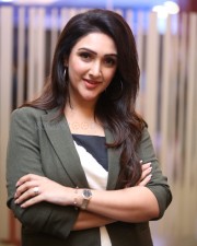 Actress Sridevi Vijaykumar at Sundarakanda Teaser Launch Photos 29