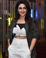 Actress Sridevi Vijaykumar at Sundarakanda Teaser Launch Photos 35