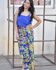 Beautiful And Cute Actress Nithya Shetty Photos