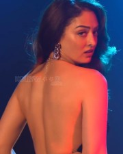 Glamorous Sandeepa Dhar in a Black Backless Dress Pictures 05