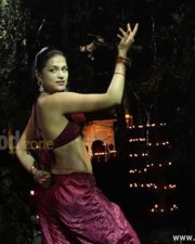 Shraddha Das Pictures In Nankam Pirai Movie