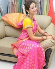 Tollywood Actress Shraddha Das Sexy Saree Photos