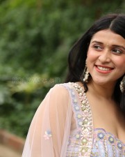 Actress Mannara Chopra at Tiragabadara Saami Movie Success Press Meet Pictures 16