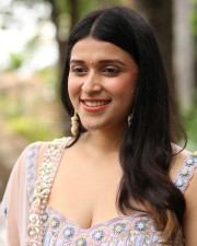 Actress Mannara Chopra at Tiragabadara Saami Movie Success Press Meet Pictures 20